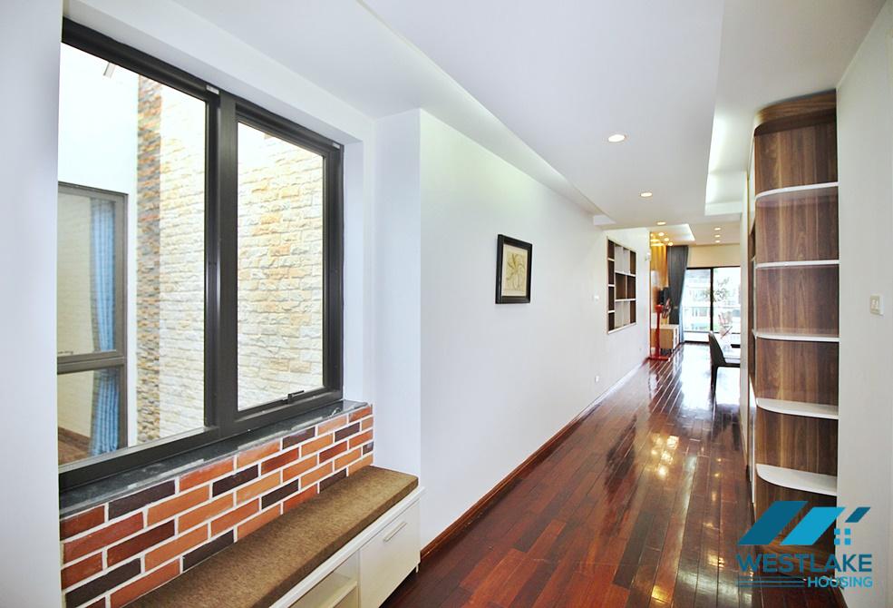 Lake view and spacious 3 beds apartment for lease in Vu Mien st, Tay Ho