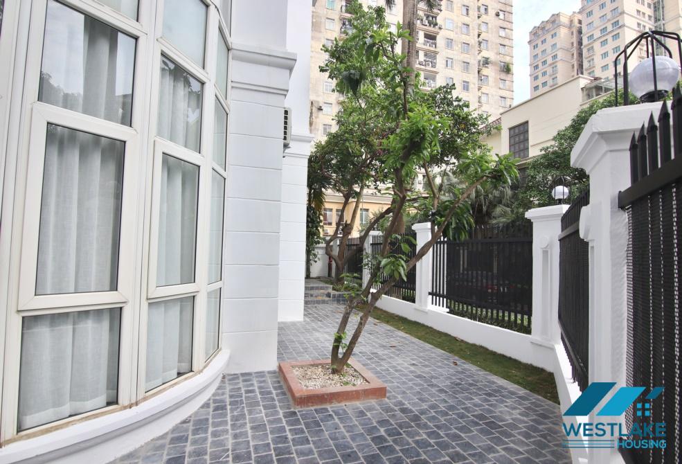 Cho thuê biệt thự góc 220m2, 3 tầng, 5 phòng ngủ, đầy đủ nội thất, gần trường quốc tế UNiS