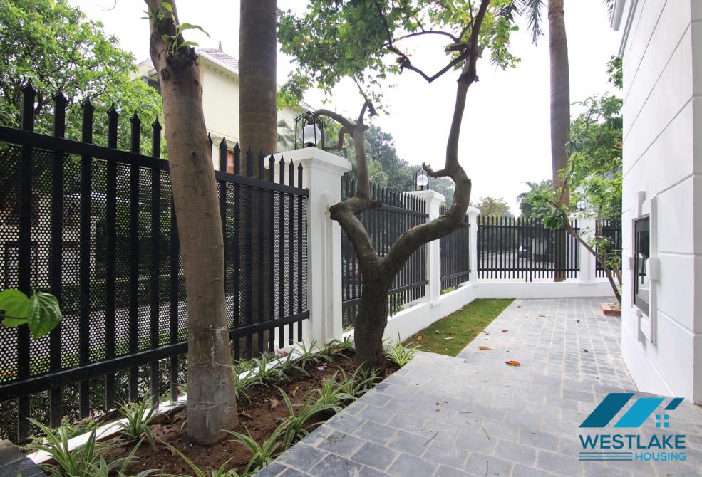 Cho thuê biệt thự góc 220m2, 3 tầng, 5 phòng ngủ, đầy đủ nội thất, gần trường quốc tế UNiS