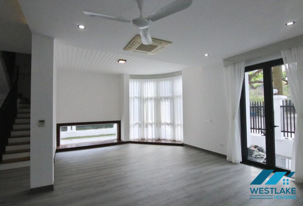 Cho thuê biệt thự góc 220m2, 3 tầng, 5 phòng ngủ, đầy đủ nội thất, gần trường quốc tế UNiS