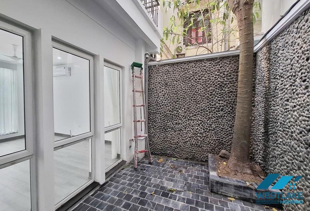 Cho thuê biệt thự góc 220m2, 3 tầng, 5 phòng ngủ, đầy đủ nội thất, gần trường quốc tế UNiS