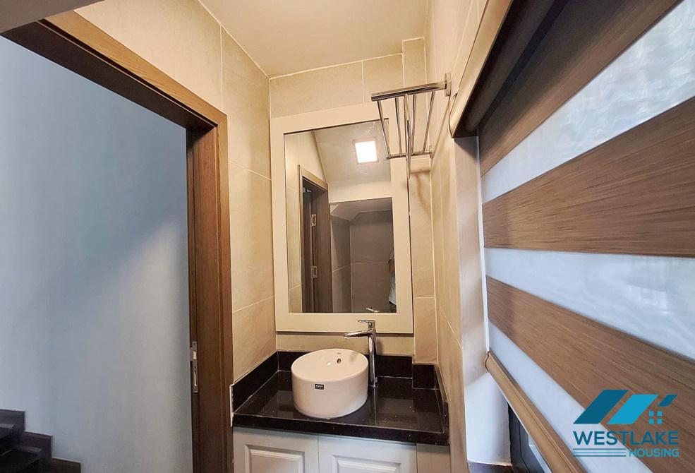 Cho thuê biệt thự góc 220m2, 3 tầng, 5 phòng ngủ, đầy đủ nội thất, gần trường quốc tế UNiS