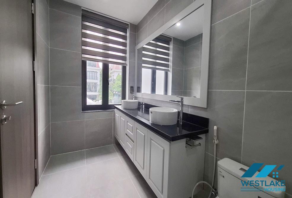 Cho thuê biệt thự góc 220m2, 3 tầng, 5 phòng ngủ, đầy đủ nội thất, gần trường quốc tế UNiS