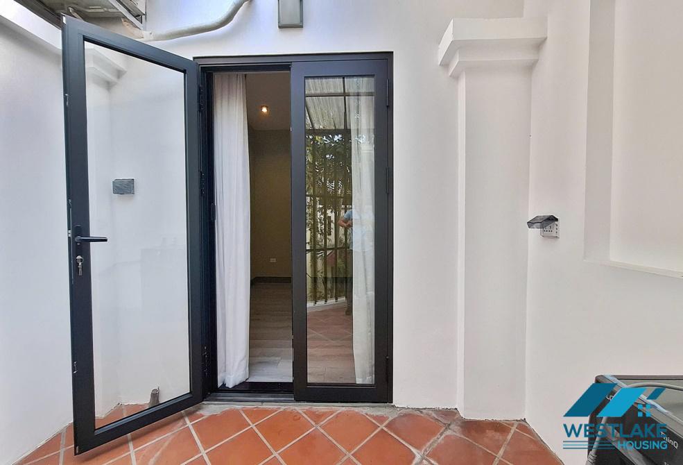 Cho thuê biệt thự góc 220m2, 3 tầng, 5 phòng ngủ, đầy đủ nội thất, gần trường quốc tế UNiS