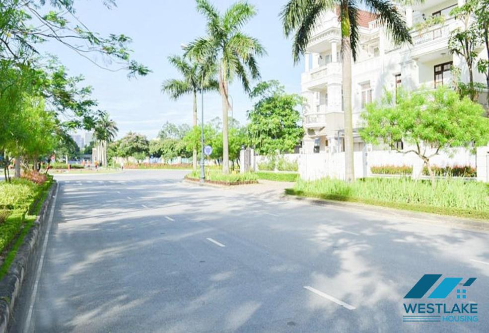Biệt thự 5 phòng ngủ tuyệt đẹp có HỒ BƠI cho thuê tại Ciputra, Hà Nội
