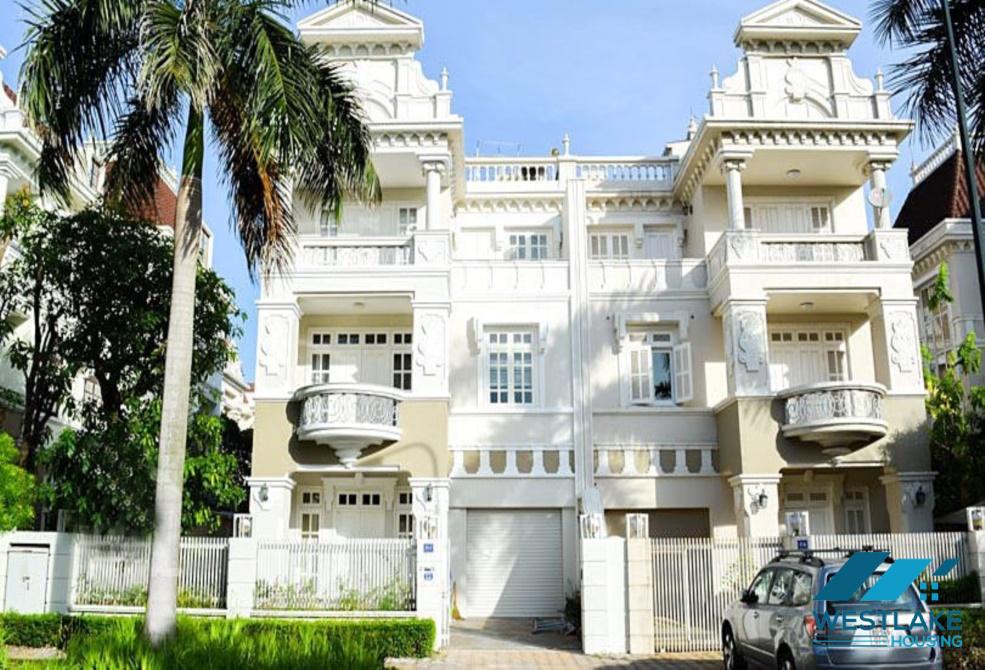 Biệt thự 5 phòng ngủ tuyệt đẹp có HỒ BƠI cho thuê tại Ciputra, Hà Nội