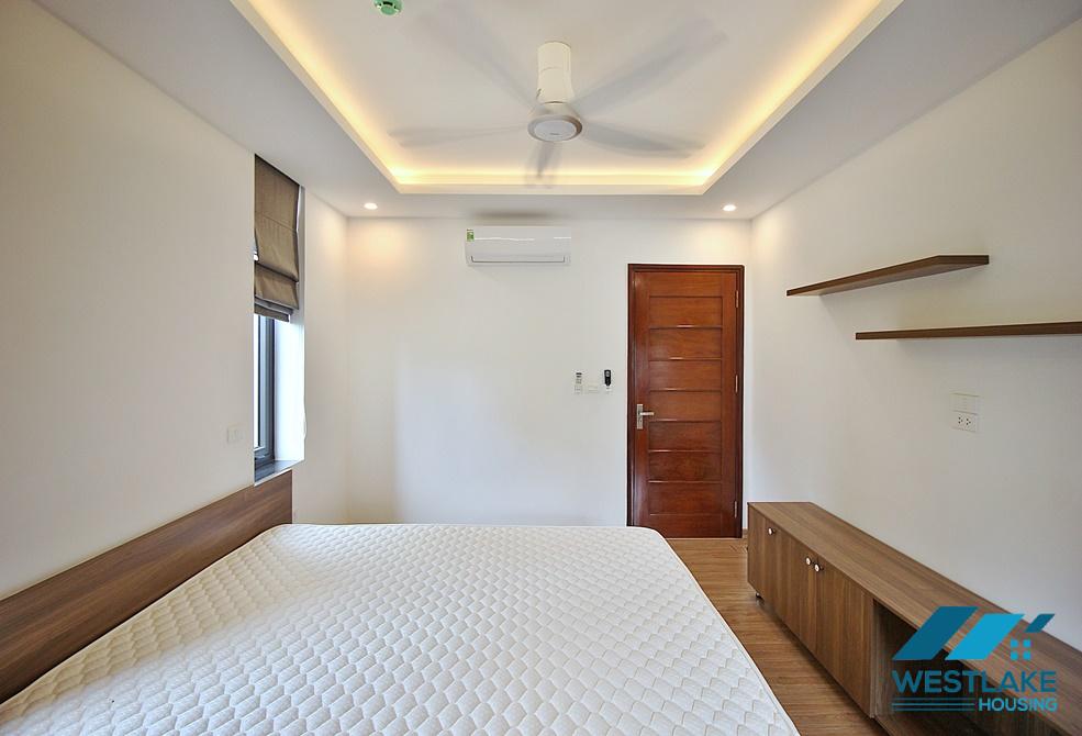An excellent and charming apartment with 2 bedrooms for rent on Xuan Dieu