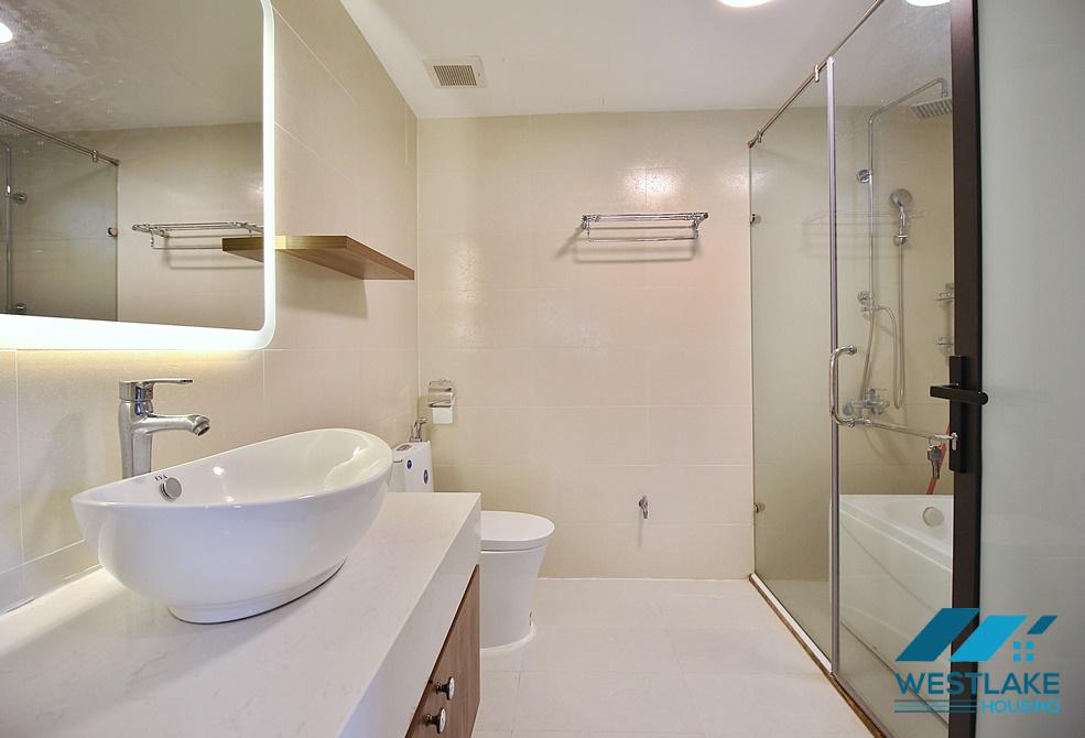 An excellent and charming apartment with 2 bedrooms for rent on Xuan Dieu