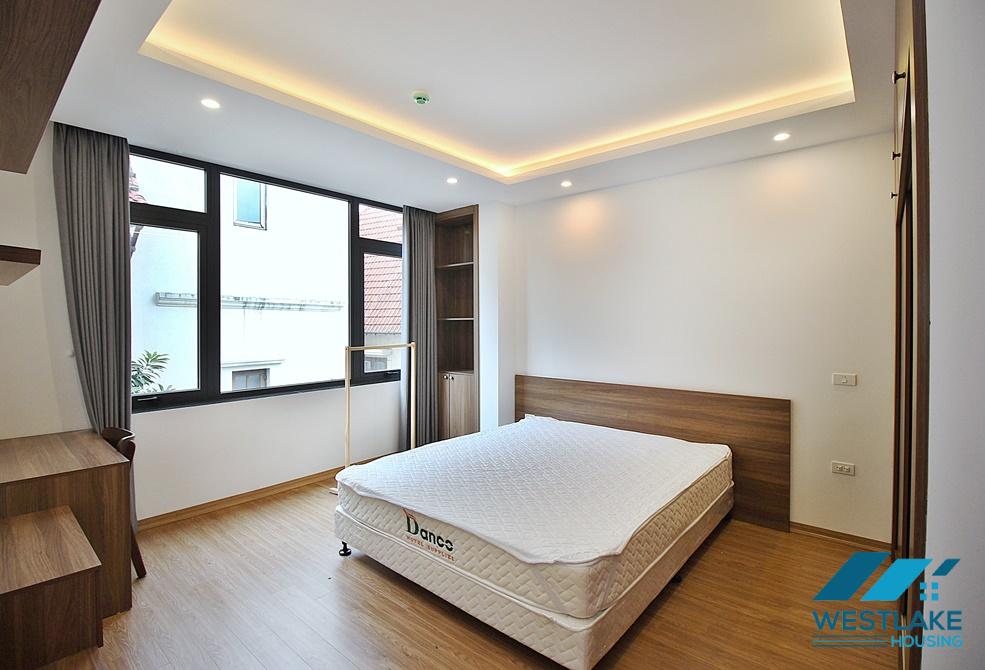 An excellent and charming apartment with 2 bedrooms for rent on Xuan Dieu
