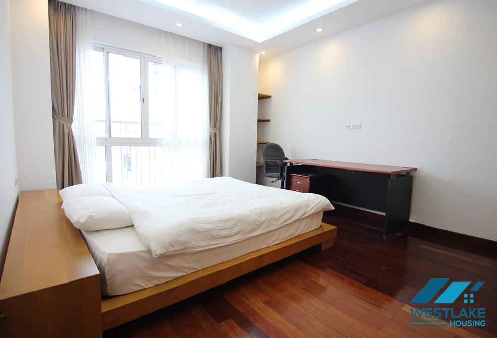 Rental 3 bedroom apartment with lake view in Xuan Dieu Tay Ho