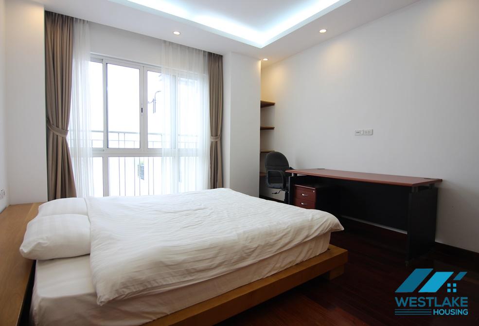 Rental 3 bedroom apartment with lake view in Xuan Dieu Tay Ho