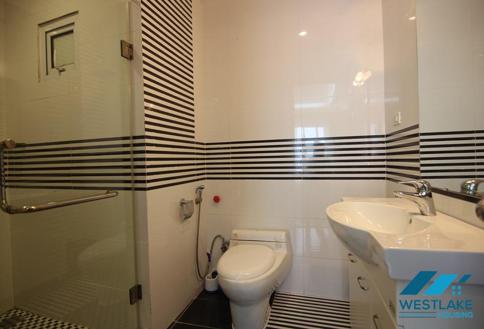 Rental 3 bedroom apartment with lake view in Xuan Dieu Tay Ho