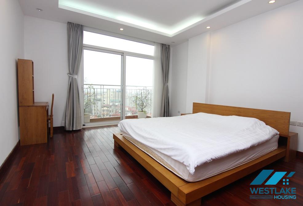 Rental 3 bedroom apartment with lake view in Xuan Dieu Tay Ho