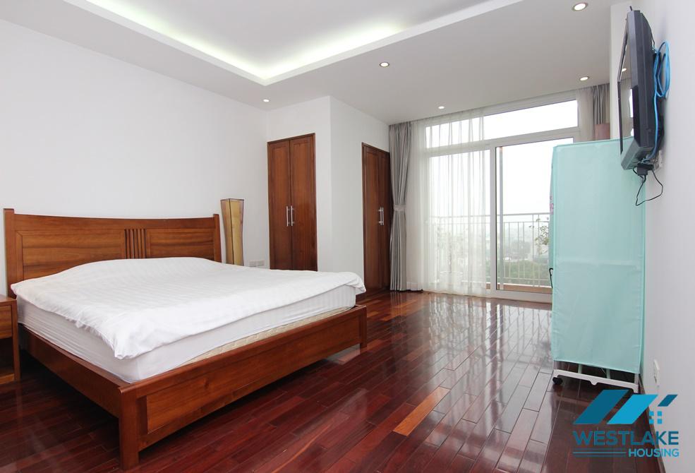 Rental 3 bedroom apartment with lake view in Xuan Dieu Tay Ho