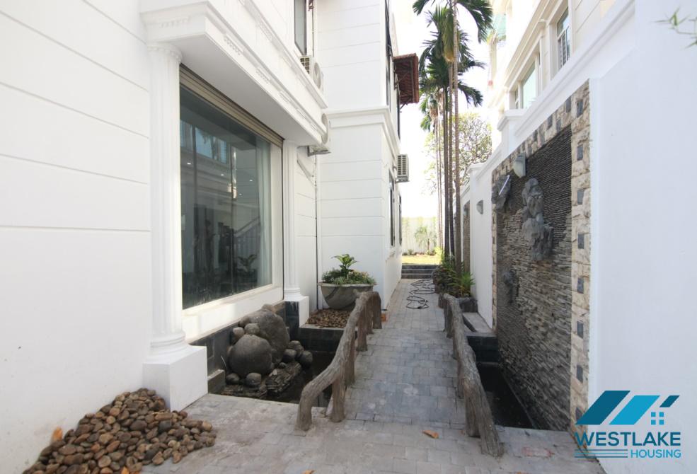 Biệt thự đẹp mới cải tạo gần Trường UNIS