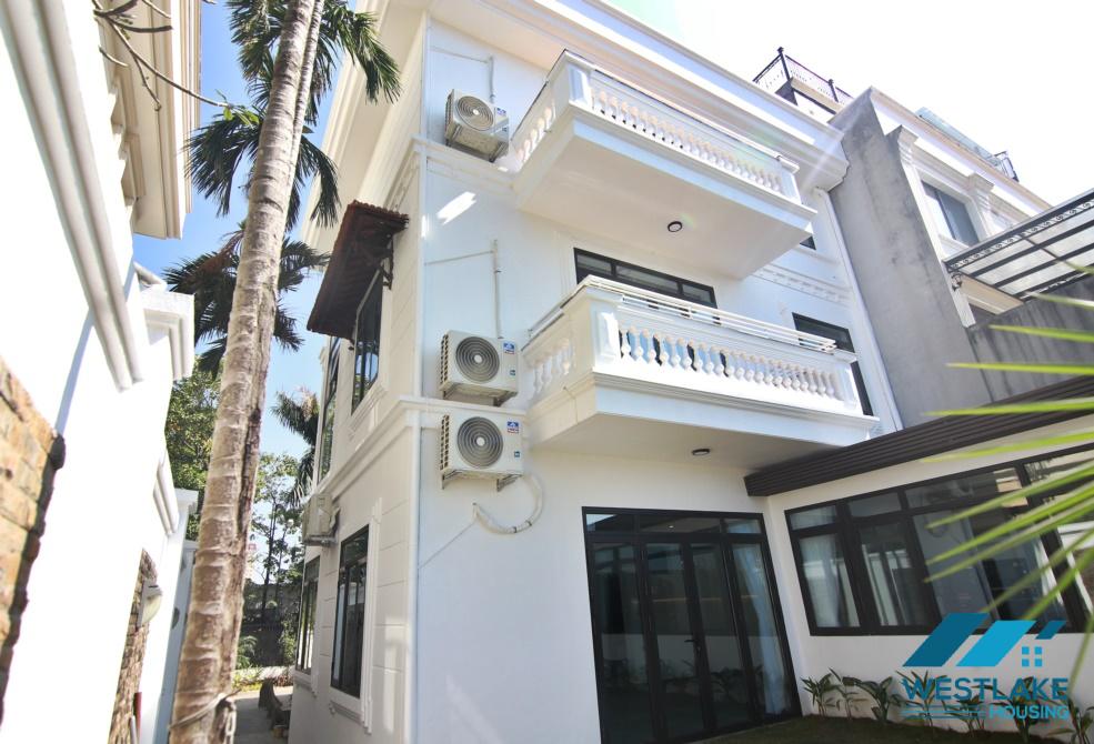 Biệt thự đẹp mới cải tạo gần Trường UNIS
