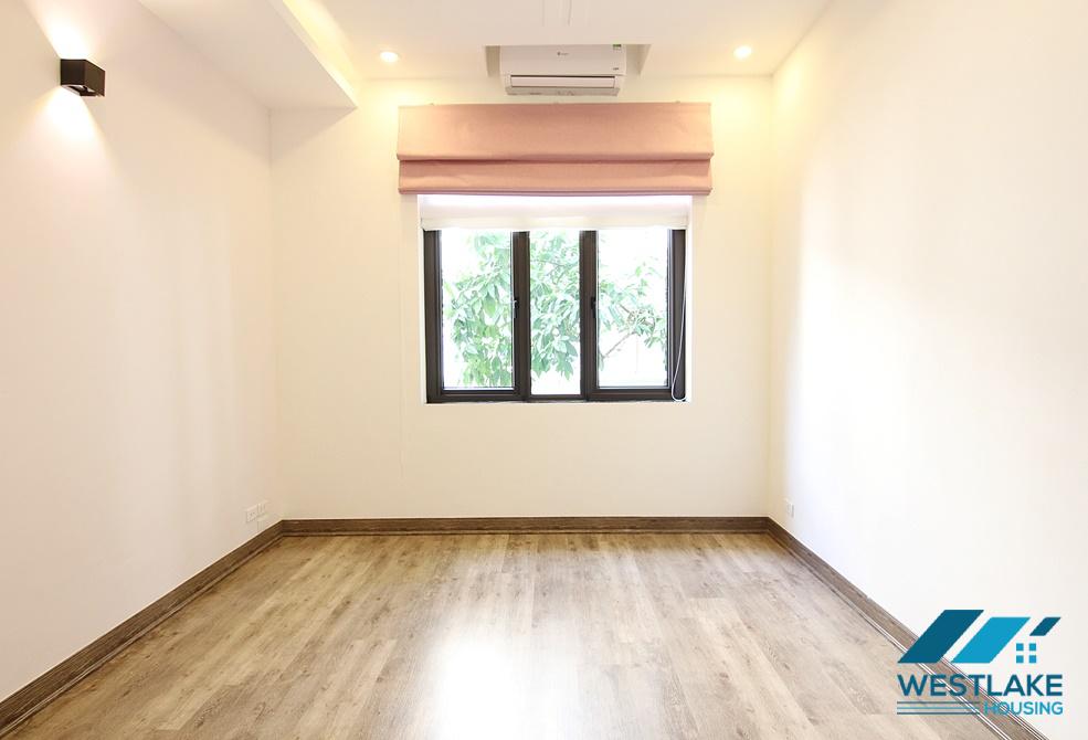Một ngôi nhà mới được cải tạo theo phong cách hiện đại cho thuê tại Khu D Ciputra