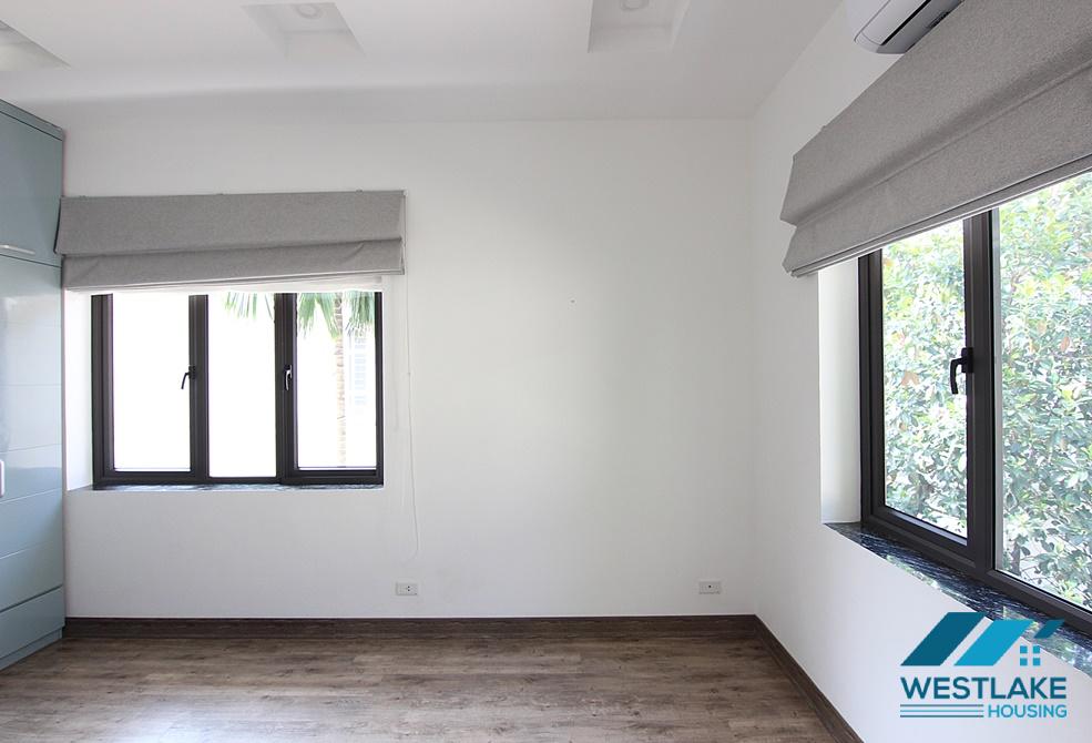Một ngôi nhà mới được cải tạo theo phong cách hiện đại cho thuê tại Khu D Ciputra