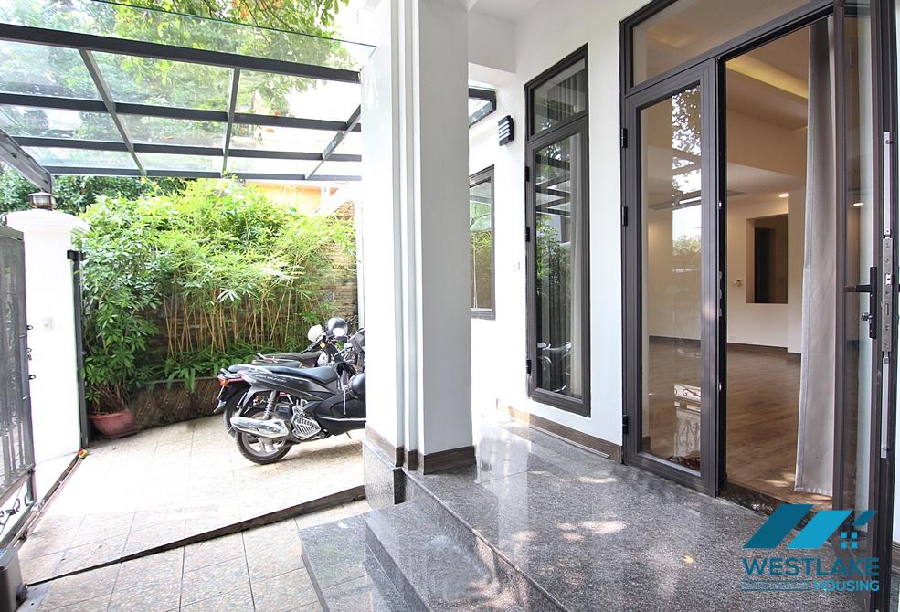 Một ngôi nhà mới được cải tạo theo phong cách hiện đại cho thuê tại Khu D Ciputra