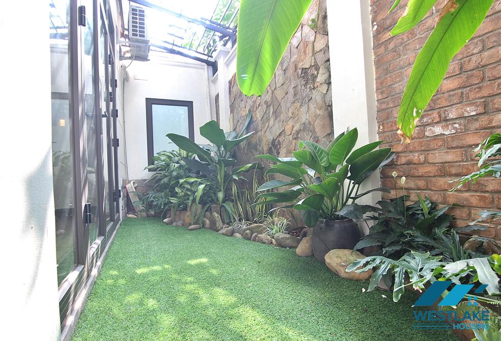 Một ngôi nhà mới được cải tạo theo phong cách hiện đại cho thuê tại Khu D Ciputra