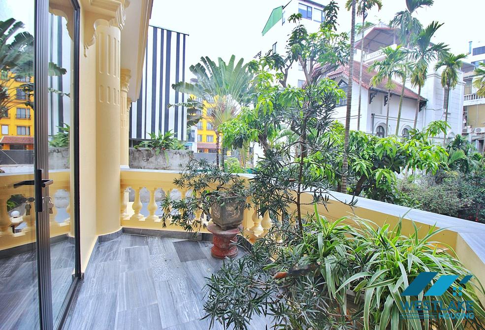 Cho Thuê Nhà 4 Phòng Ngủ Đẹp, Ban Công, Bể Bơi, Sân Vườn Rộng Thoáng Sáng Tại Tô Ngọc Vân, Tây Hồ