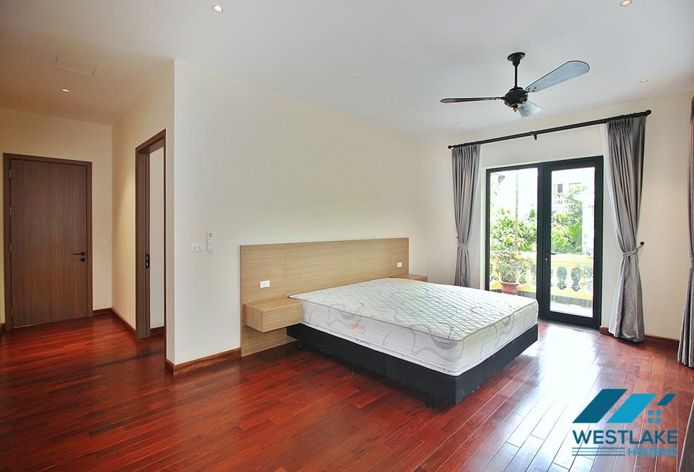 Cho Thuê Nhà 4 Phòng Ngủ Đẹp, Ban Công, Bể Bơi, Sân Vườn Rộng Thoáng Sáng Tại Tô Ngọc Vân, Tây Hồ