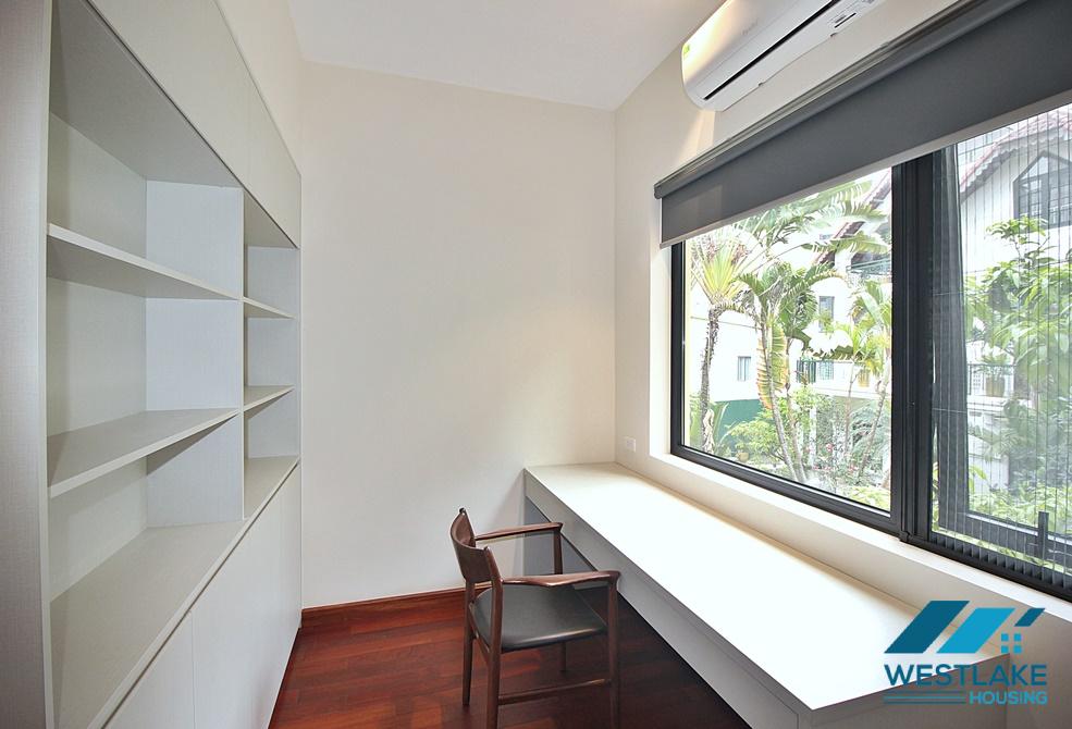 Cho Thuê Nhà 4 Phòng Ngủ Đẹp, Ban Công, Bể Bơi, Sân Vườn Rộng Thoáng Sáng Tại Tô Ngọc Vân, Tây Hồ