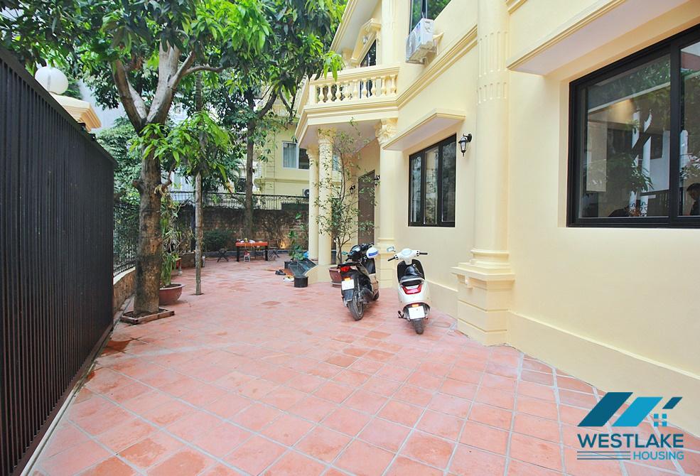Cho Thuê Nhà 4 Phòng Ngủ Đẹp, Ban Công, Bể Bơi, Sân Vườn Rộng Thoáng Sáng Tại Tô Ngọc Vân, Tây Hồ