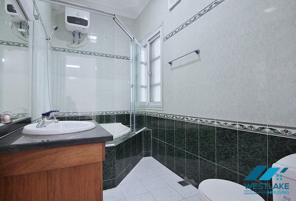 Cho Thuê Nhà 5 Phòng Ngủ, Hồ Bơi Trong Nhà, Khu Vực Yên Tĩnh Tại Tây Hồ, Hà Nội