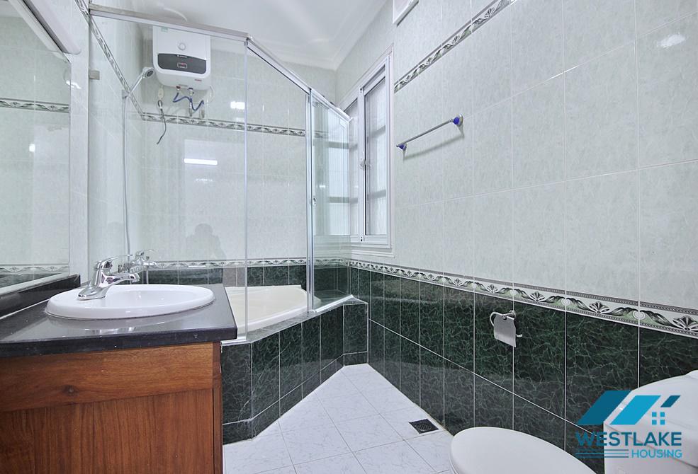 Cho Thuê Nhà 5 Phòng Ngủ, Hồ Bơi Trong Nhà, Khu Vực Yên Tĩnh Tại Tây Hồ, Hà Nội