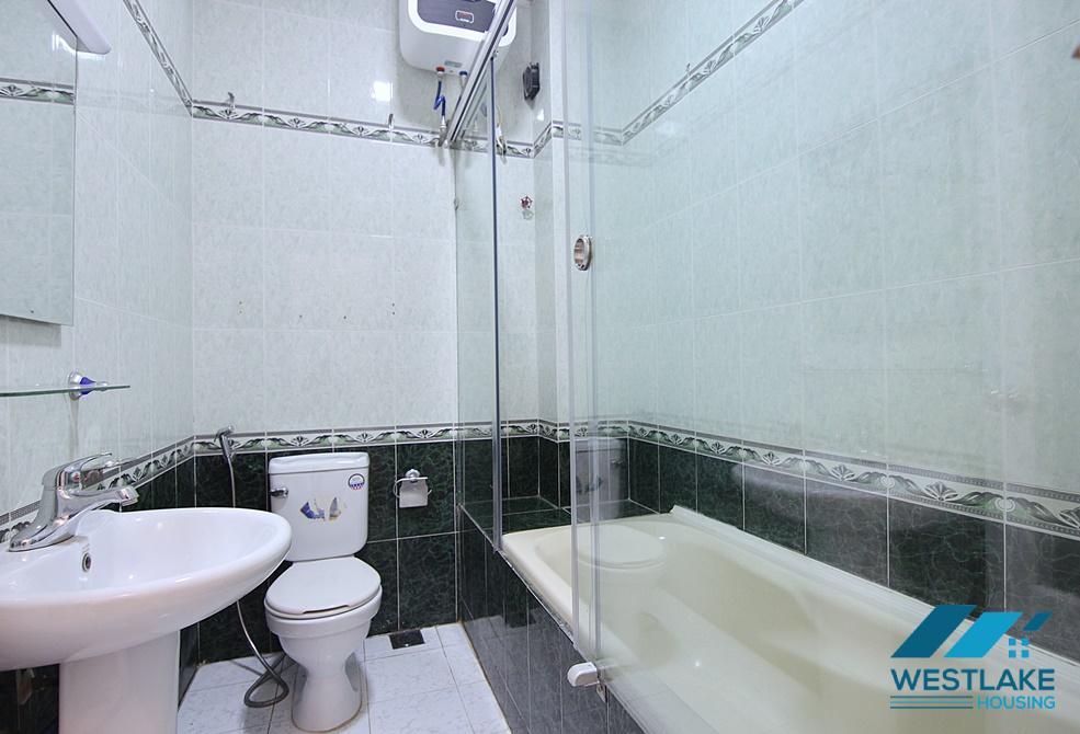 Cho Thuê Nhà 5 Phòng Ngủ, Hồ Bơi Trong Nhà, Khu Vực Yên Tĩnh Tại Tây Hồ, Hà Nội