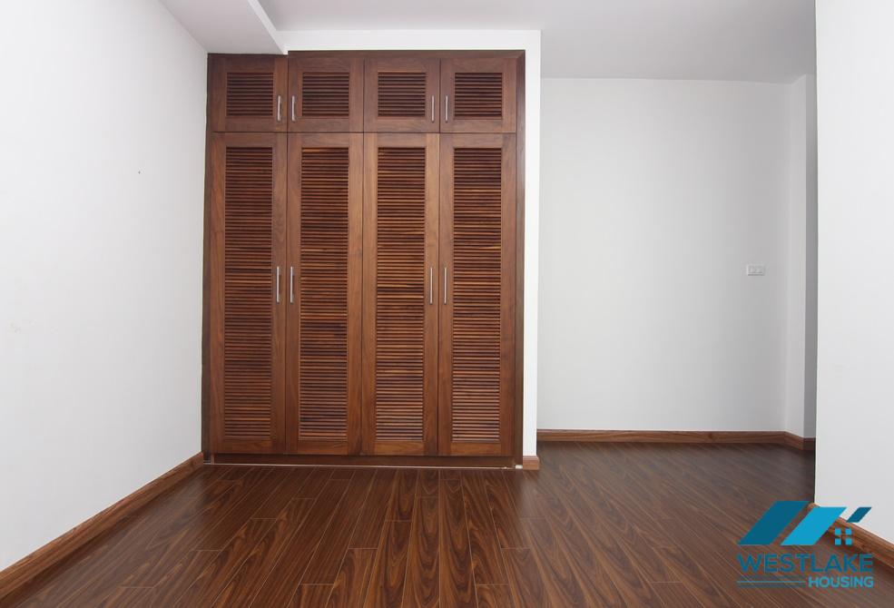 A spacious 03 bedrooms apartment for rent in Tay Ho, Ha Noi