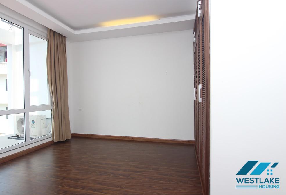 A spacious 03 bedrooms apartment for rent in Tay Ho, Ha Noi