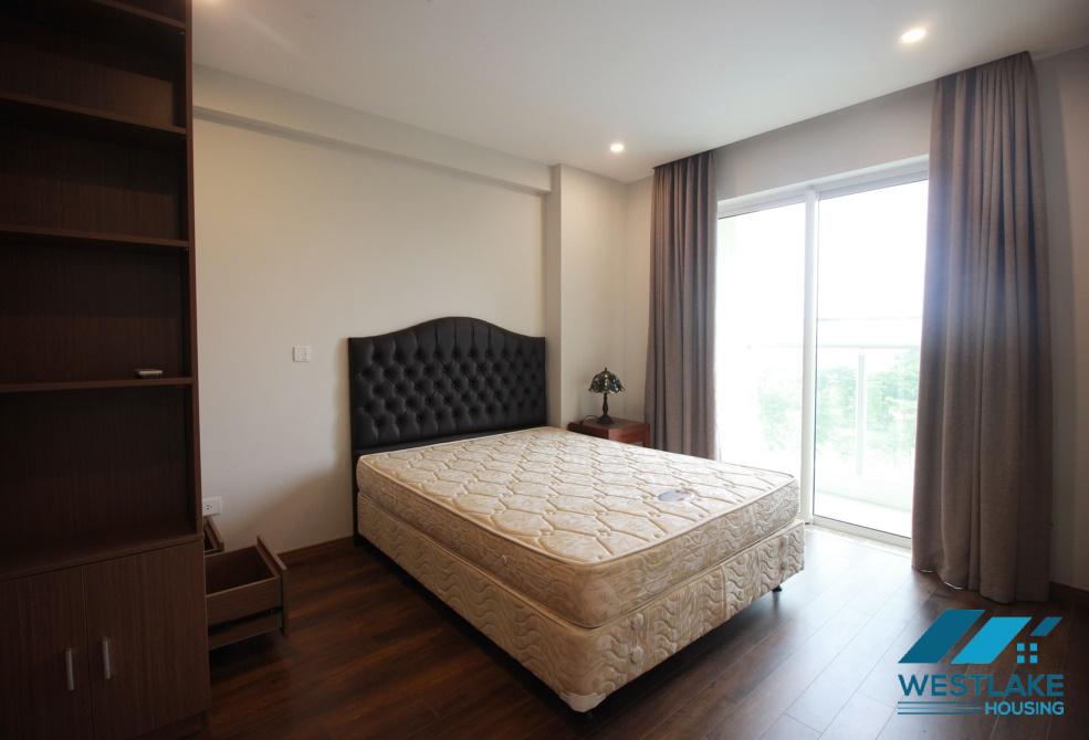 Căn hộ 3 phòng ngủ view thiên nhiên rộng cho thuê tại Ciputra, Tây Hồ