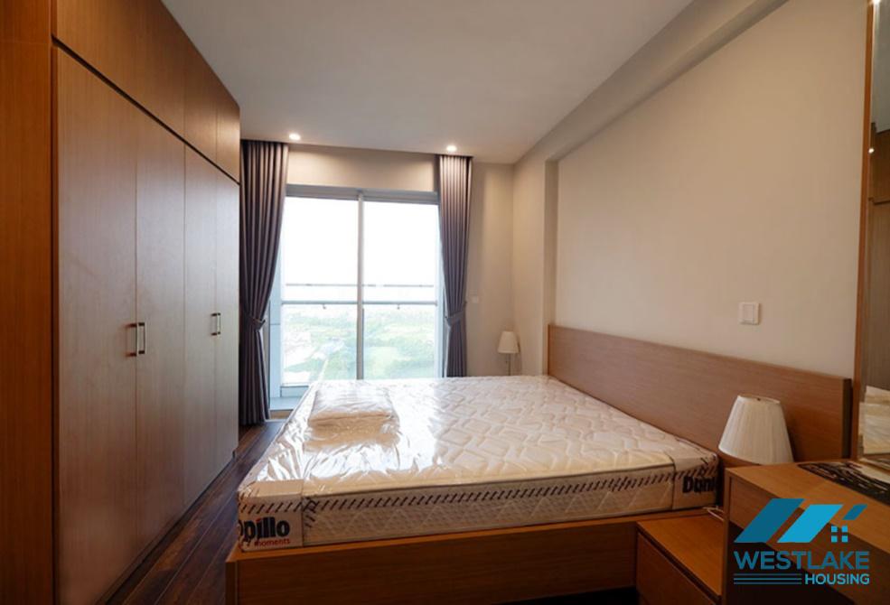 Căn hộ phòng ngủ sang trọng với tầm nhìn ra sân golf lớn tại Ciputra