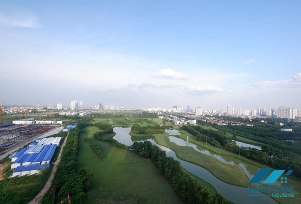 Căn hộ phòng ngủ sang trọng với tầm nhìn ra sân golf lớn tại Ciputra