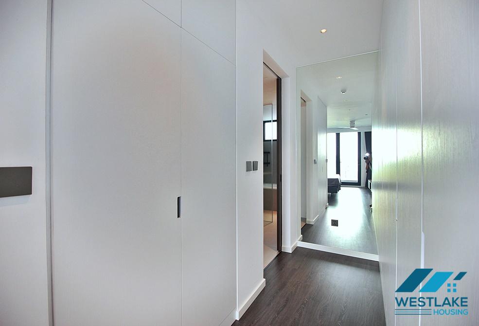 Amazing lake view and luxurious 04 bedrooms apartment for rent on beautiful Quang An Street, Tay Ho, Ha Noi