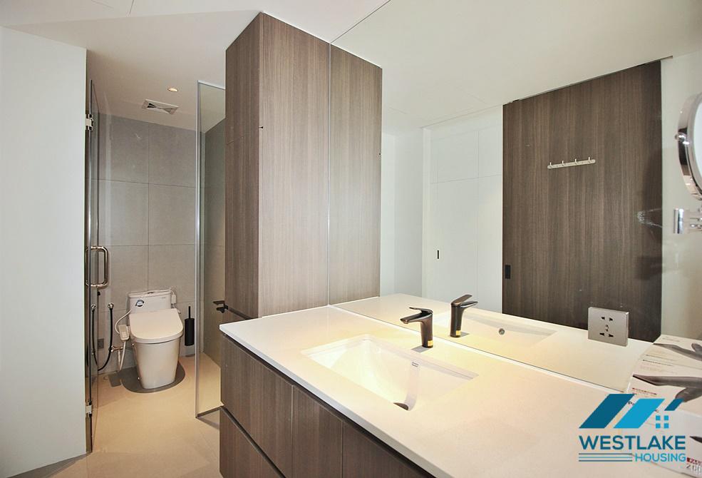 Amazing lake view and luxurious 04 bedrooms apartment for rent on beautiful Quang An Street, Tay Ho, Ha Noi