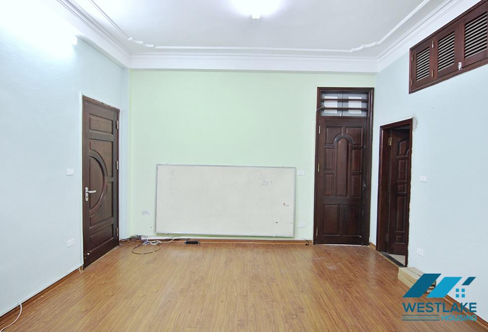 Lake view office for rent in Vu mien, Tay ho