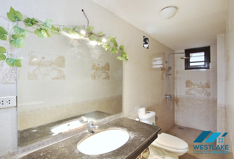 Lake view office for rent in Vu mien, Tay ho