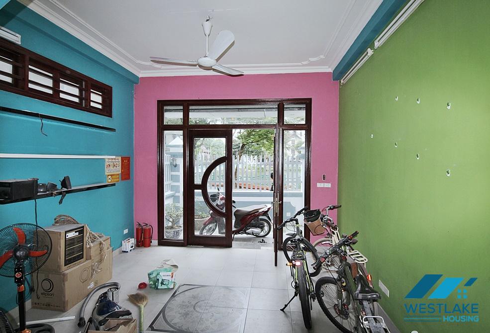 Lake view office for rent in Vu mien, Tay ho