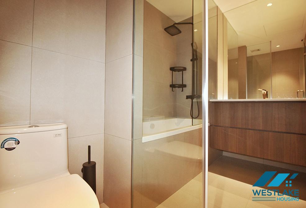 Căn Hộ 4 Phòng Ngủ Sang Trọng, Ban Công Rộng, View Hồ Tuyệt Đẹp Cho Thuê Trên Phố Quảng An, Tây Hồ, Hà Nội