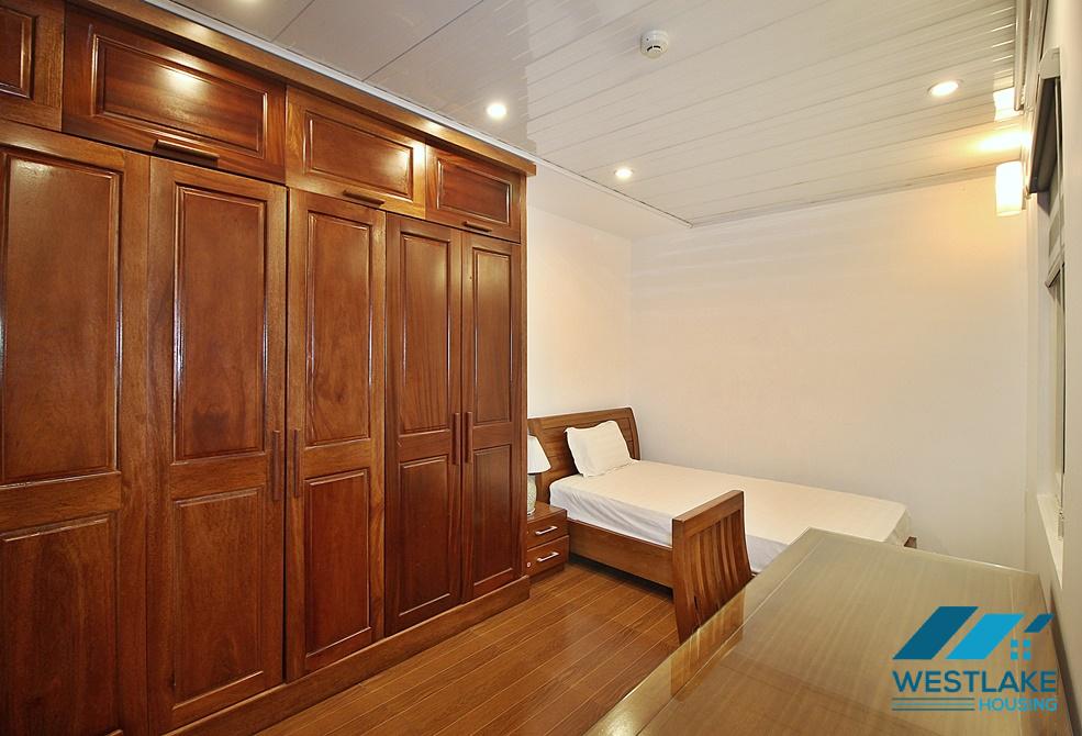 A good price 3 bedroom apartment for rent in Xuan dieu, Tay ho