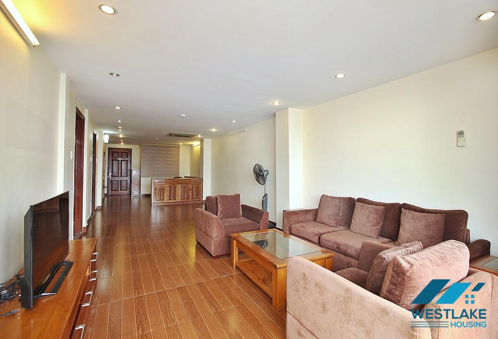 Good 3 bedroom apartment with lake view in Xuan dieu, Tay ho