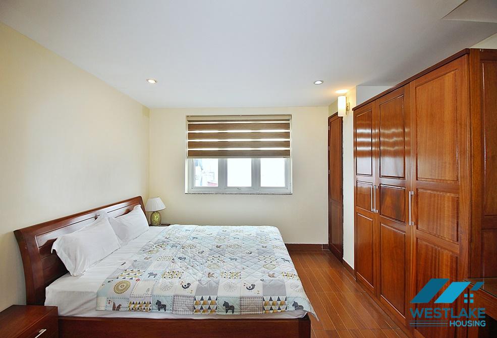 Căn Hộ 3 Phòng Ngủ Ban Công Rộng Đẹp, Thoáng View Hồ Cho Thuê Tại  Xuân Diệu, Tây Hồ