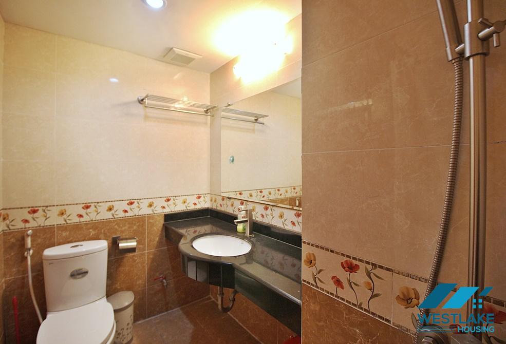Căn Hộ 3 Phòng Ngủ Ban Công Rộng Đẹp, Thoáng View Hồ Cho Thuê Tại  Xuân Diệu, Tây Hồ