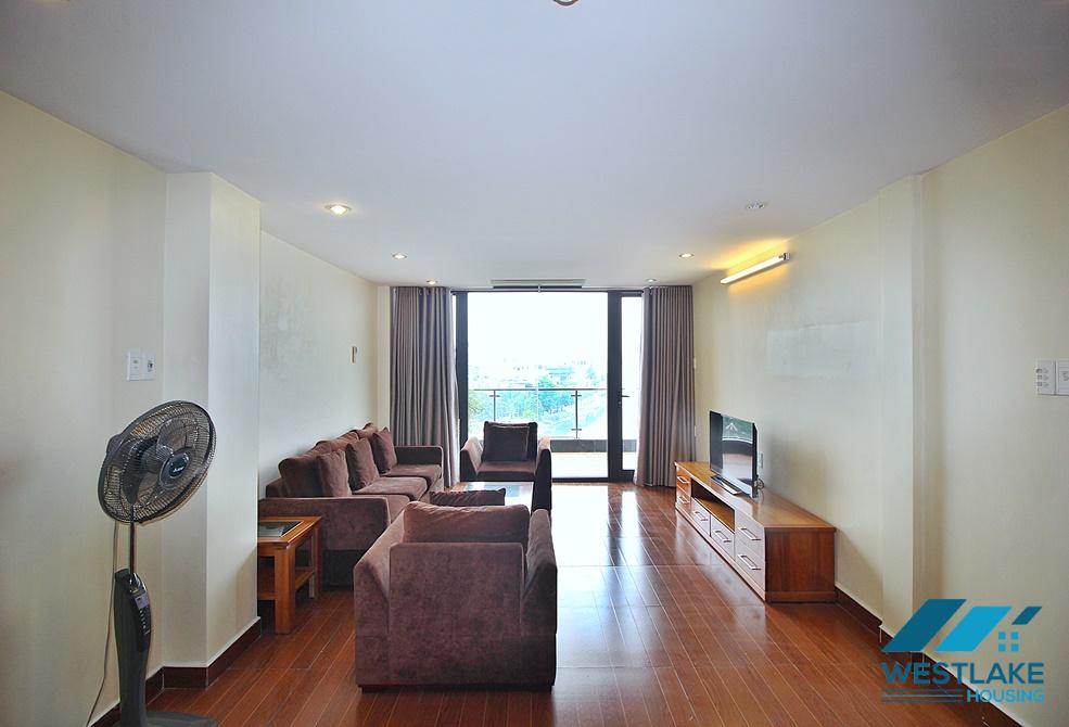 Căn Hộ 3 Phòng Ngủ Ban Công Rộng Đẹp, Thoáng View Hồ Cho Thuê Tại  Xuân Diệu, Tây Hồ