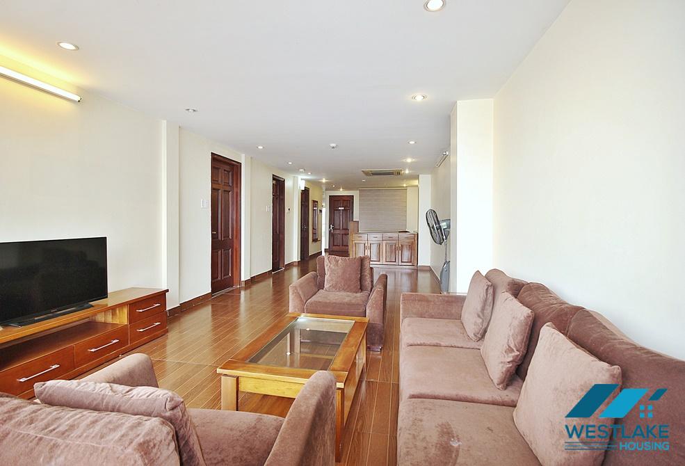 Căn Hộ 3 Phòng Ngủ Ban Công Rộng Đẹp, Thoáng View Hồ Cho Thuê Tại  Xuân Diệu, Tây Hồ