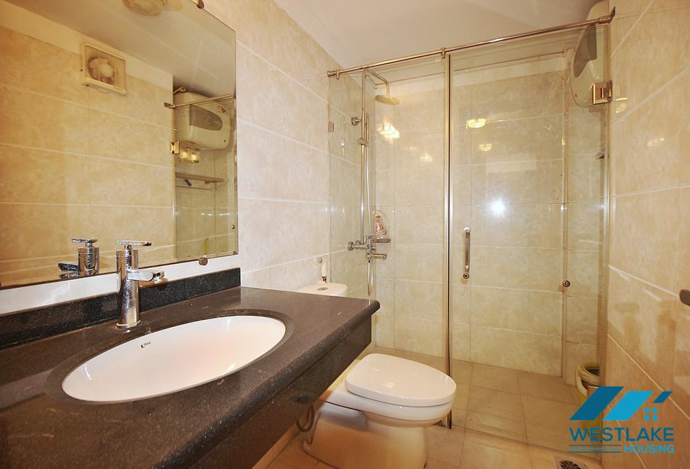 Cho Thuê Căn Hộ 3 Phòng Ngủ Đẹp View Hồ, Giá Tốt Tại Xuân Diệu, Tây Hồ