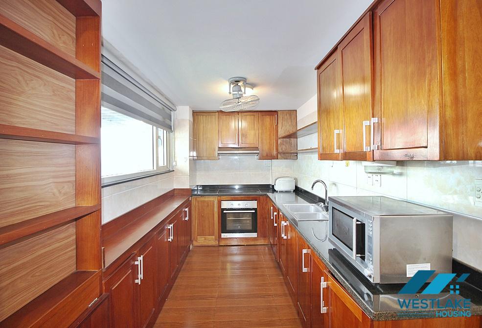 Cho Thuê Căn Hộ 3 Phòng Ngủ Đẹp View Hồ, Giá Tốt Tại Xuân Diệu, Tây Hồ